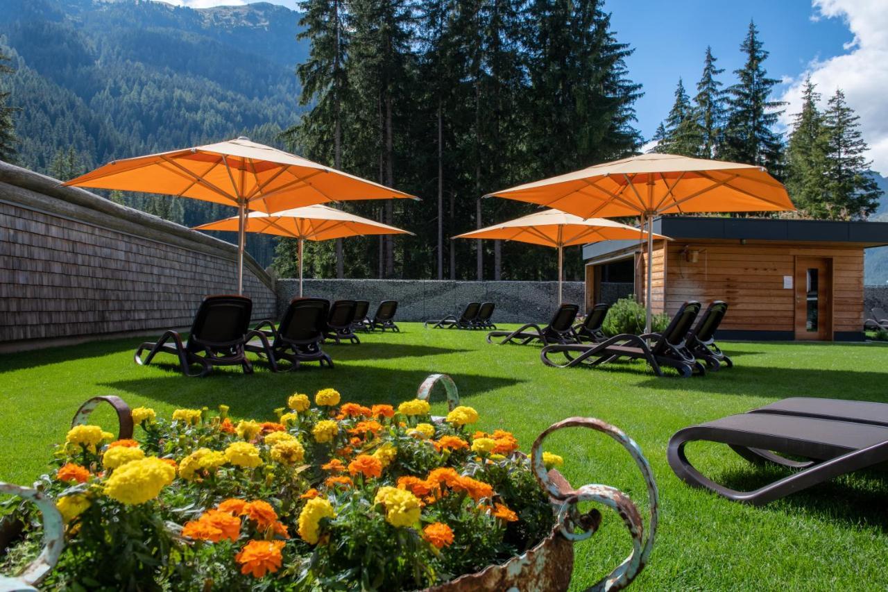 Croce Bianca Leisure & Spa Hotel Canazei Buitenkant foto