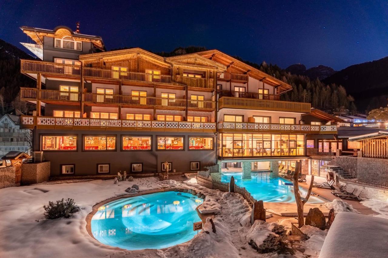 Croce Bianca Leisure & Spa Hotel Canazei Buitenkant foto