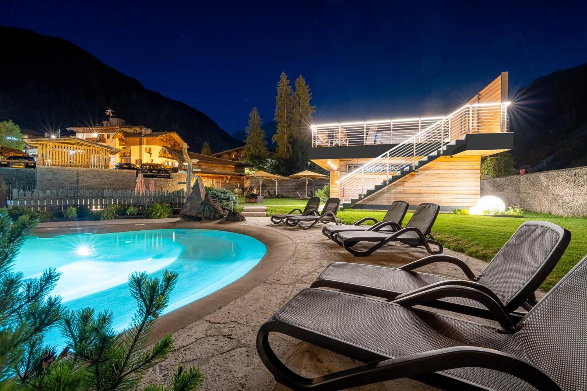 Croce Bianca Leisure & Spa Hotel Canazei Buitenkant foto