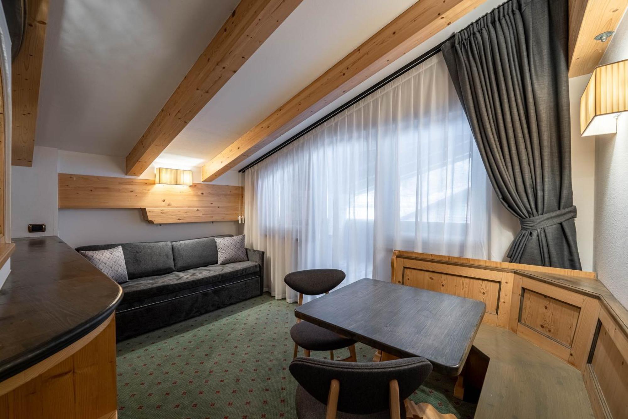 Croce Bianca Leisure & Spa Hotel Canazei Buitenkant foto