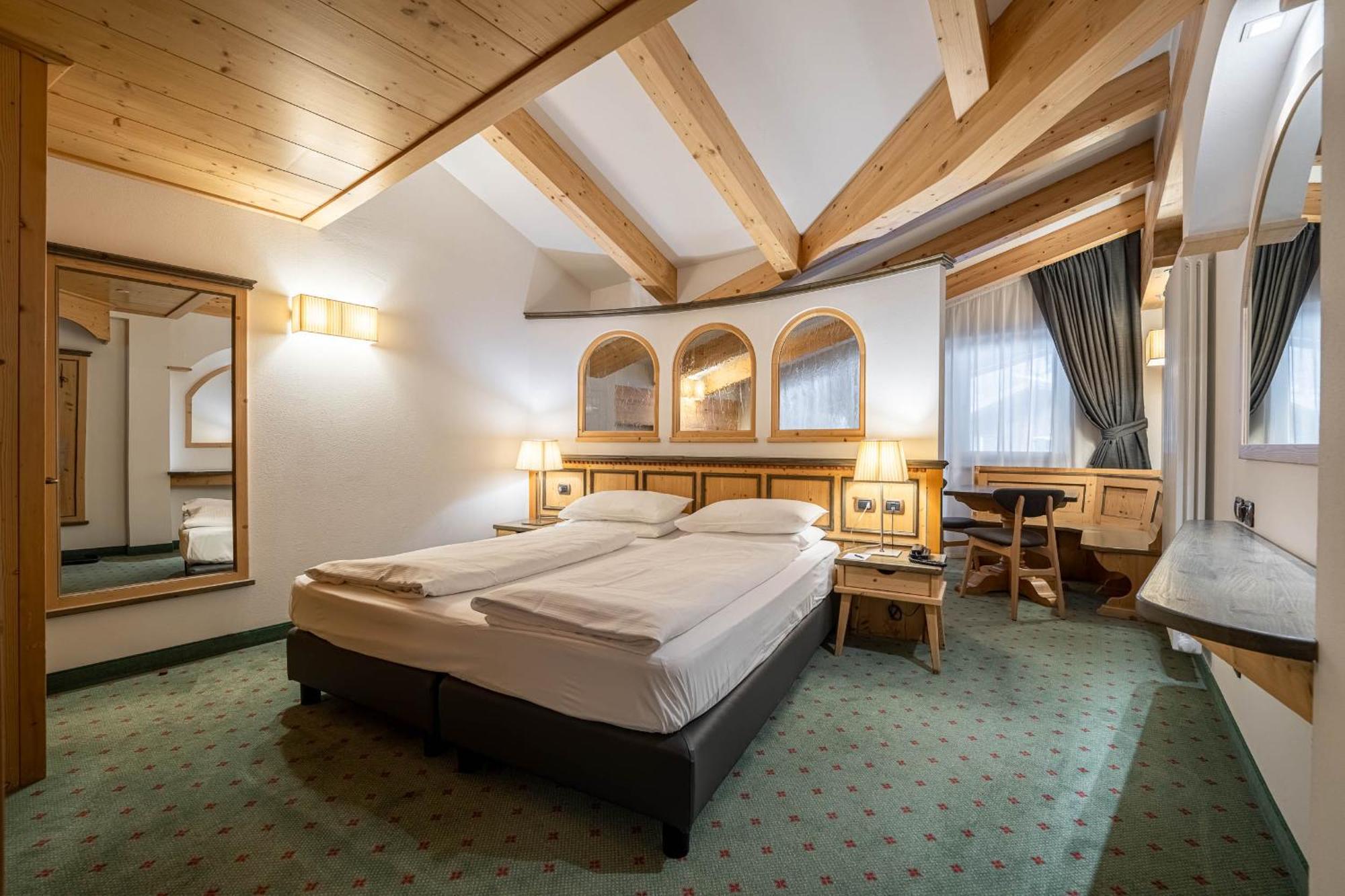 Croce Bianca Leisure & Spa Hotel Canazei Buitenkant foto
