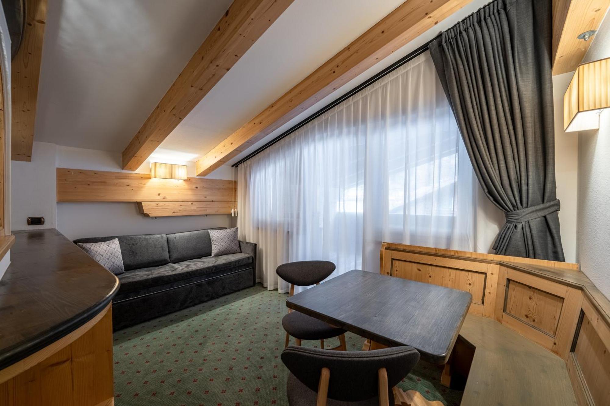 Croce Bianca Leisure & Spa Hotel Canazei Buitenkant foto