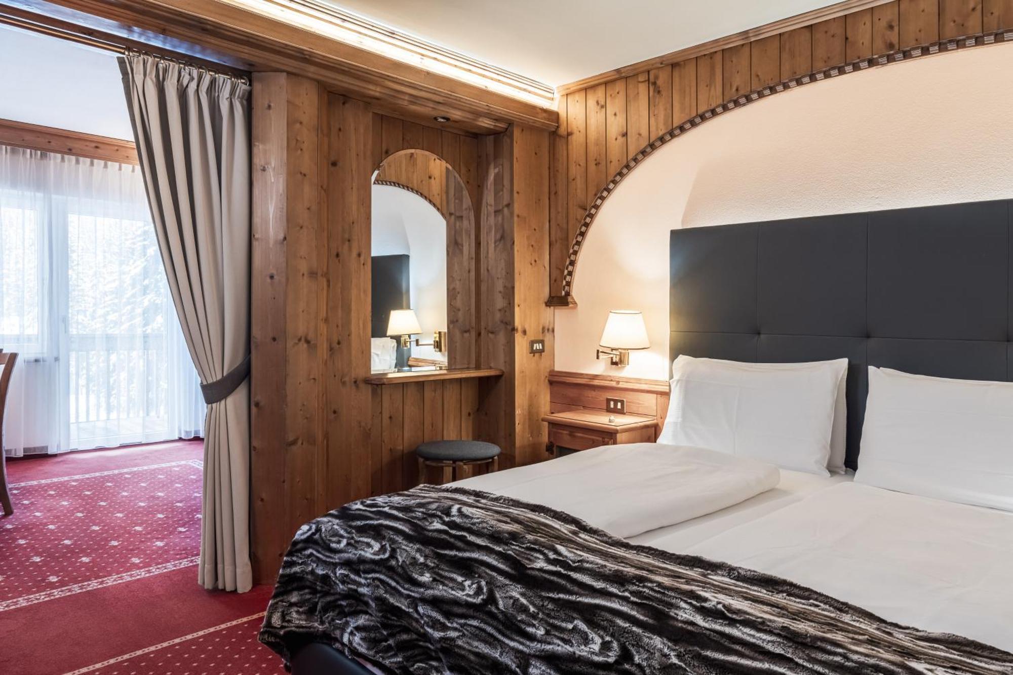 Croce Bianca Leisure & Spa Hotel Canazei Buitenkant foto